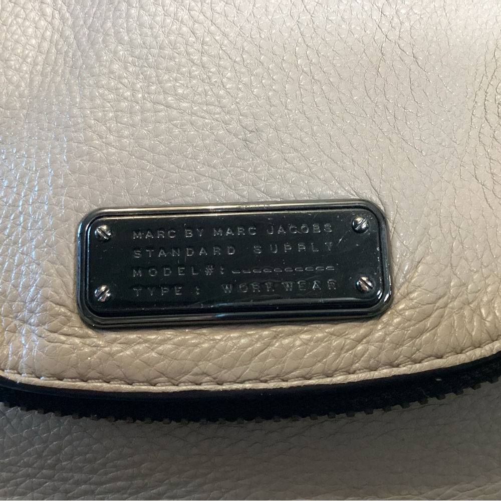 Marc by Marc Jacobs cream pebbled leather with snakeskin embossed trim and strap - Picture 3 of 14